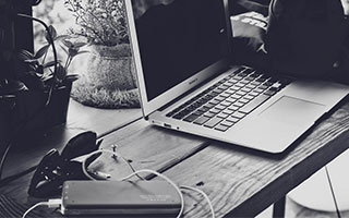 西甲爆大冷！9人皇马0-2竟不敌保级队！阿隆索怒批：裁判故意针对